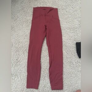 Never worn lululemon cropped legging
